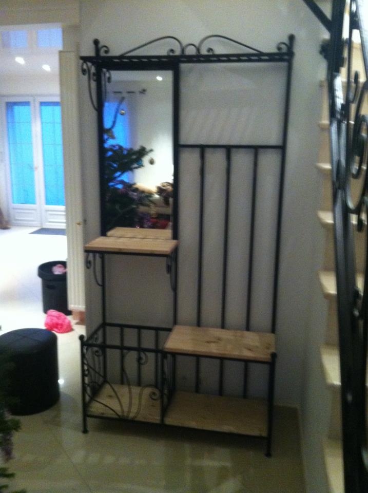 Armoire vestiaire métal beige 2 portes avec penderie et étagères Piring - Decome Store